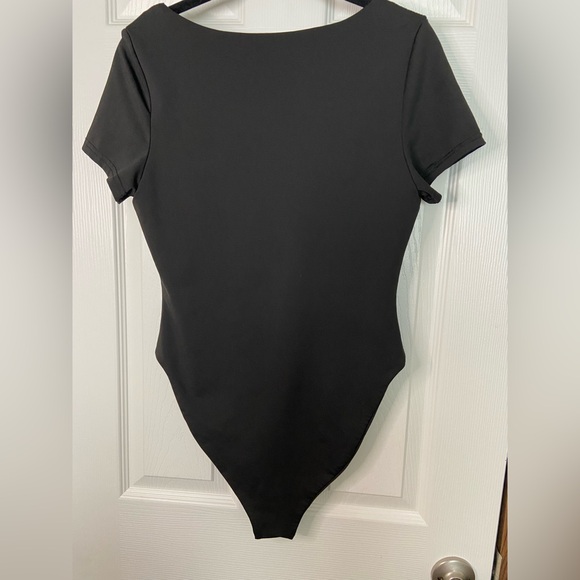 SHEIN Black square neck short-sleeve bodysuit Size Large - Picture 2 of 7